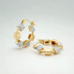 Argollas Elegantes Bañadas en Oro y Oro Blanco con Detalle Geométrico