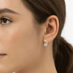 Argollas Huggies de Corazones Bañadas en Oro y Oro Blanco con Brillantes - Imagen 2