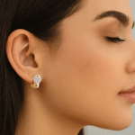 Argollas Huggies en Oro y Oro Blanco con Corazón de Brillantes - Imagen 2