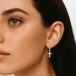 Aretes Aro con Cruz de Circones en Baño de Oro - Imagen 2