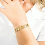 Pulsera Ajustable Dama con Diseño Martillado en Baño de Oro - Imagen 2