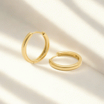 Argollas Clásicas en Baño de Oro para Damas – Diseño Elegante y Versátil