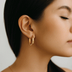 Argollas Clásicas en Baño de Oro para Damas – Diseño Elegante y Versátil - Imagen 2