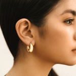 Argollas Clásicas Doradas Bañadas en Oro para Damas - Imagen 2