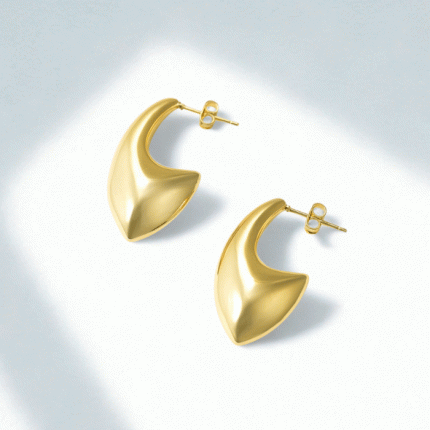 Aretes Bañados en Oro con Diseño Moderno Punta Elegante para Damas