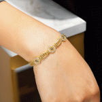 Pulsera de Damas Bañada en Oro con Detalles de Diseño Exclusivo - Imagen 2