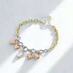 Pulsera Bañada en 3 Oros con Dijes de Corazones