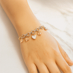 Pulsera Bañada en 3 Oros con Dijes de Corazones - Imagen 2