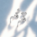 Aretes de Diseño Ondulado Bañados en Plata para Damas