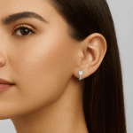 Aretes en Forma de Llave Bañados en Plata con Circones - Imagen 2