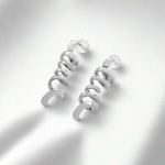 Aretes Largos en Espiral Bañados en Plata – Diseño Moderno y Sofisticado
