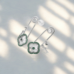 Aretes Florales Bañados en Plata con Detalles Verdes