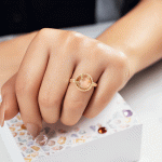 Anillo Carita Feliz Bañado en Oro – Diseño Juvenil y Moderno - Imagen 2