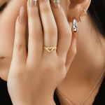 Anillo Doble Corazón Bañado en Oro – Elegancia y Amor en un Solo Diseño - Imagen 2
