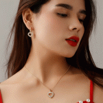 Juego de Cadena con Dije y Aretes de Corazón Bañado en Oro - Imagen 2