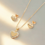 Juego de Cadena con Dije de Corazón y Aretes Bañados en Oro