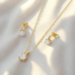 Juego de Cadena con Dije y Aretes Solitario Clásico Bañado en Oro