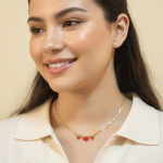 Collar Bañado en Oro con Dijes de Corazones Rojos Esmaltados - Imagen 2