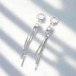 Aretes Largos de Flecos Bañados en Plata