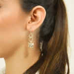 Aretes de Mariposa Bañados en Oro con Detalle de Aro y Bola Lisa - Imagen 2