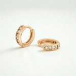 Argollas Huggies Bañadas en Oro con Circones Elegantes