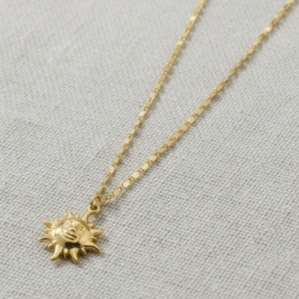 Collar de Sol con Carita Sonriente en Baño de Oro