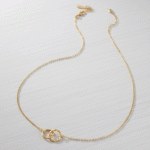 Collar Dúo de Aros Entrelazados Bañado en Oro – Símbolo de Unión