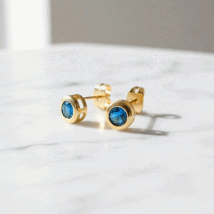 Aretes Topos Medianos con Circón Azul Bañados en Oro