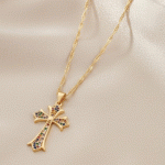 Cadena y Dije Cruz Gótica Bañada en Oro con Circones Multicolor