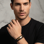 Pulsera de Hombre de Cuero Trenzado Marrón con Placa ID de Acero Inoxidable Dorado - Imagen 2