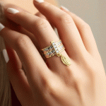 Anillo Bañado en 3 Oros con Dije de la Virgen de Guadalupe - Imagen 2