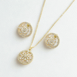 Juego de Cadena, Dije y Aretes “Círculo de Luz” Bañado en Oro