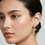 Aretes Topos Flor de Nácar Bañados en Oro con Perlas - Imagen 2