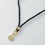 Collar Cordón Negro con Dije Dorado de Circones