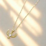 Cadena con Dije de Paloma Bañada en Oro