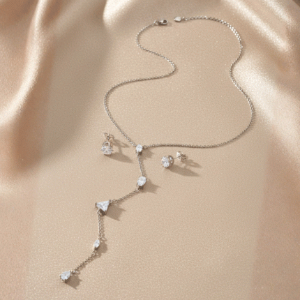 Juego de Collar y Aretes Brillo Celestial Bañado en Plata