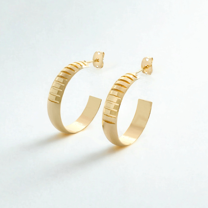 75 Semi Argollas Doradas de Diseño Moderno Bañadas en Oro - Imagen 1