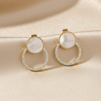 Aretes 'Luz de Luna' para Dama: Diseño Círculos con Nácar y Circones, Bañados en Oro