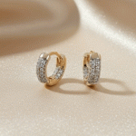 Argollas Huggies Baño de Oro con Pavé de Circones