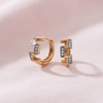 Argollas Huggies Geométricas Bicolor para Niñas - Baño en Oro con Circones