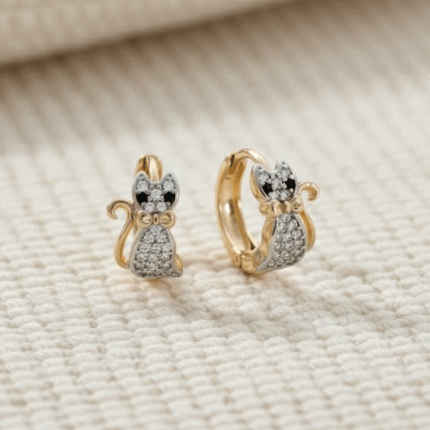 Argollas Huggies de Gatito Bicolor para Niñas - Baño en Oro con Circones Brillantes