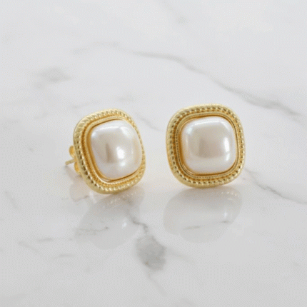 Aretes Cuadrados con Perla Bañados en Oro