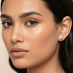 Aretes Flor Brillante en Oro Italiano 24KT con Baño de Oro Blanco - Imagen 2