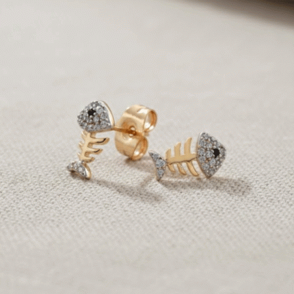 Aretes Pececito de Brillo Bañados en Oro Italiano 24K con Detalles en Oro Blanco