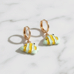 Aretes Bañados en Oro con Dijes de Pez Esmaltado