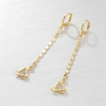 Aretes Largos Triángulo Elegante Bañados en Oro con Circones