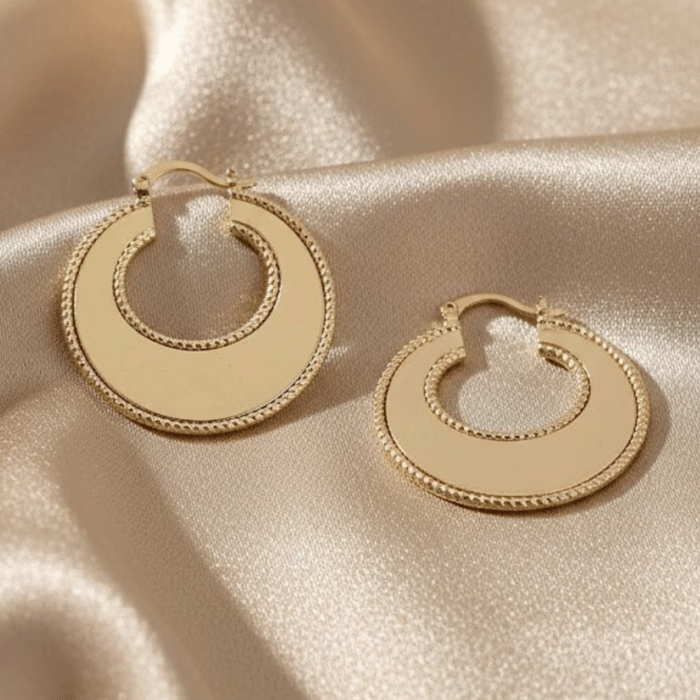 421 Argollas Doradas Clásicas con Detalle Trenzado – Baño de Oro - Imagen 1