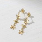 Aretes Medianos Bañados en Oro con Flores Delicadas y Circones