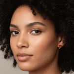 Aretes Mini Pop Lips Bañados en Oro – Estilo Divertido y Chic - Imagen 2