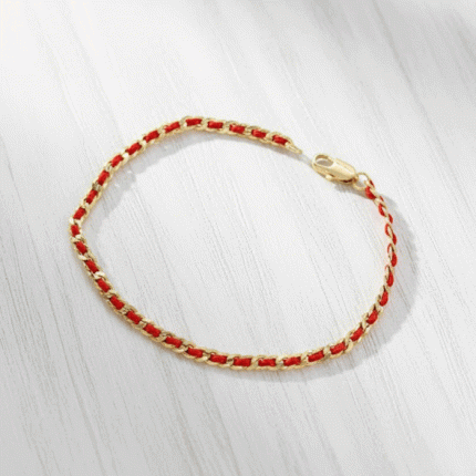 Pulsera Tejida de Cordón Rojo con Baño de Oro